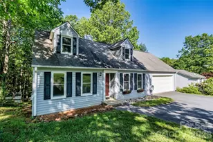 18 Tarragon Pl, Flat Rock, NC 28731 - Photo 2
