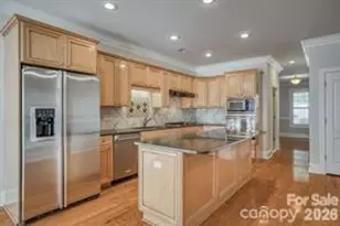 439 O'Henry Ave, Davidson, NC 28036 - Photo 2