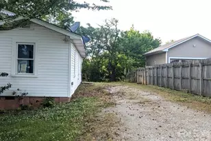 901 State St, Marion, NC 28752 - Photo 4