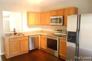 5325 Harris Cove Dr, Charlotte, NC 28269 - Photo 2