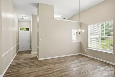 7200 Daerwood Place, Charlotte, NC 28215 - Photo 10