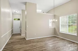 7200 Daerwood Pl, Charlotte, NC 28215 - Photo 10
