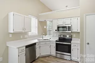 7200 Daerwood Pl, Charlotte, NC 28215 - Photo 18