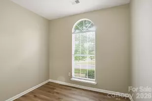 7200 Daerwood Pl, Charlotte, NC 28215 - Photo 26