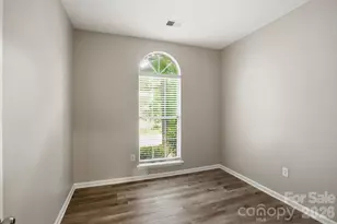 7200 Daerwood Pl, Charlotte, NC 28215 - Photo 24