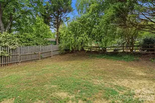 7200 Daerwood Pl, Charlotte, NC 28215 - Photo 34