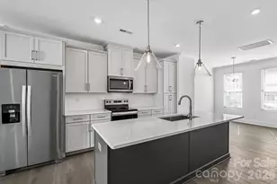 1131 Kokomo Ln, Charlotte, NC 28206 - Photo 1