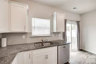 3513 Sycamore Xing Ct, Mount Holly, NC 28120 - Photo 18