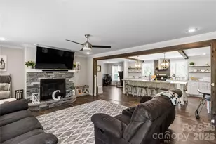 412 Mullinax Cir, Blacksburg, SC 29702 - Photo 4