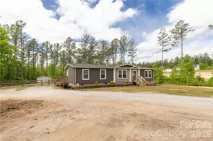412 Mullinax Cir, Blacksburg, SC 29702 - Photo 2