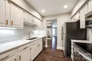 2220 Roswell Ave, Charlotte, NC 28207 - Photo 8