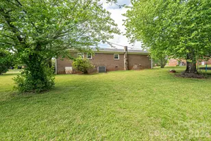 3886 Clay St, Claremont, NC 28610 - Photo 8