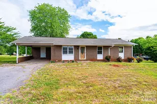 3886 Clay St, Claremont, NC 28610 - Photo 4