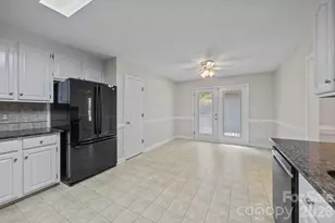 11331 Mendora Dr, Charlotte, NC 28215 - Photo 18