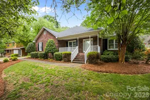 11331 Mendora Dr, Charlotte, NC 28215 - Photo 2