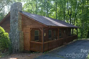 3840 Cherry Grove Dr, Hickory, NC 28602 - Photo 2