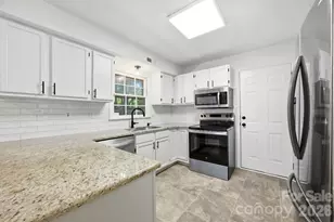 405 Leighton Ct, Matthews, NC 28105 - Photo 8