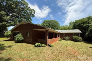 2012 N Deal Ave, Newton, NC 28658 - Photo 6