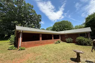 2012 N Deal Ave, Newton, NC 28658 - Photo 6