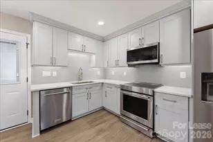 4706 Walden Ct, Charlotte, NC 28210 - Photo 2