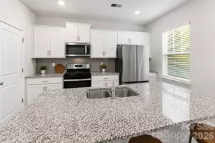 118 N Hill Ln, Troutman, NC 28166 - Photo 10