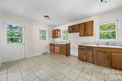 722 E F Street, Newton, NC 28658 - Photo 8