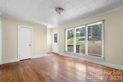 722 E F Street, Newton, NC 28658 - Photo 4
