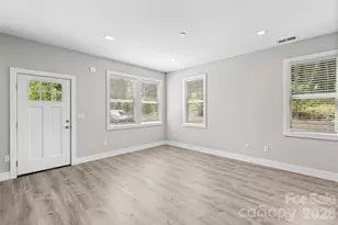 128 Rock Hill Rd, Asheville, NC 28803 - Photo 10
