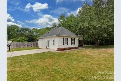 9221 Forest Green Drive, Charlotte, NC 28227 - Photo 28