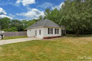 9221 Forest Green Dr, Charlotte, NC 28227 - Photo 28