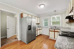 1201 Ashford St, Charlotte, NC 28214 - Photo 6