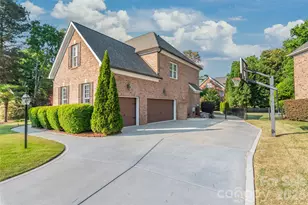 907 Hickory Stick Dr, Fort Mill, SC 29715 - Photo 2