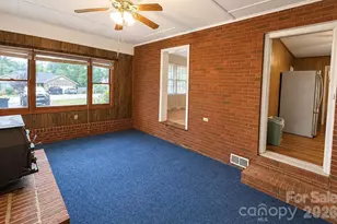 406 E L St, Newton, NC 28658 - Photo 14