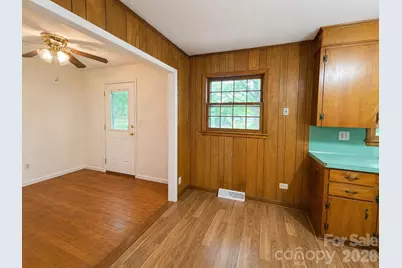 406 E L Street, Newton, NC 28658 - Photo 4