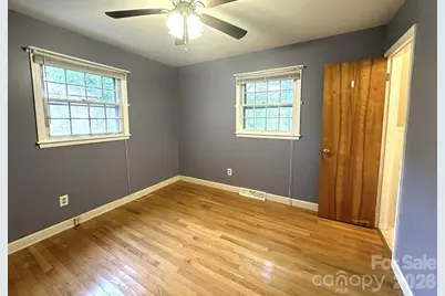406 E L Street, Newton, NC 28658 - Photo 10