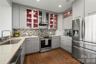 400 N Church St, Charlotte, NC 28202 - Photo 6