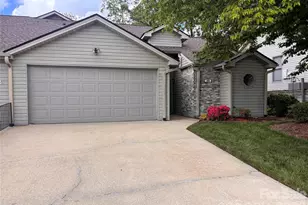 39 Tisha Ln, Hendersonville, NC 28739 - Photo 2