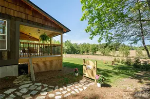 18 N Bear Vw Dr, Hendersonville, NC 28792 - Photo 20