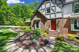 517 Raintree Dr, Matthews, NC 28104 - Photo 2