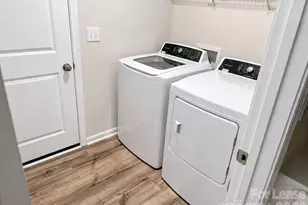 10227 Chatham Run Ln, Charlotte, NC 28262 - Photo 10