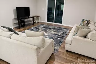 10227 Chatham Run Ln, Charlotte, NC 28262 - Photo 6