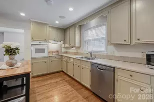 215 Scofield Rd, Charlotte, NC 28209 - Photo 10