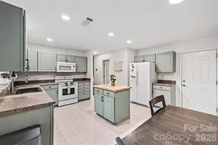 6752 Allness Glen Ln, Charlotte, NC 28269 - Photo 14