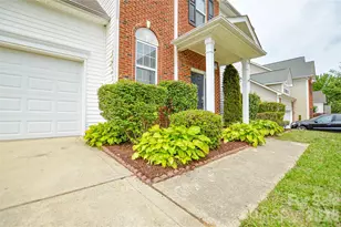 16410 Greybriar Forest Ln, Charlotte, NC 28278 - Photo 4