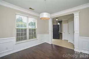 16410 Greybriar Forest Ln, Charlotte, NC 28278 - Photo 8