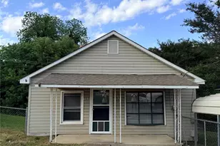 103 E Maryland Ave, Bessemer City, NC 28016 - Photo 2