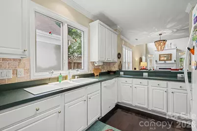 17752 Kings Point Drive, Cornelius, NC 28031 - Photo 6