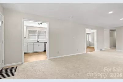 322 Holland Circle, Statesville, NC 28677 - Photo 8