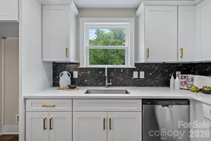 607 N Dixie St, Cherryville, NC 28021 - Photo 4