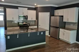 5108 Briscoe Dr, Charlotte, NC 28214 - Photo 2